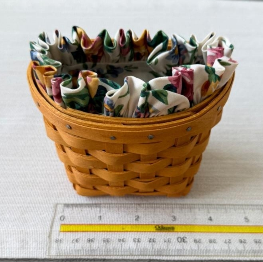 1998 Longaberger Oregano Booking Basket & Floral Fabric Liner Perfect Condition